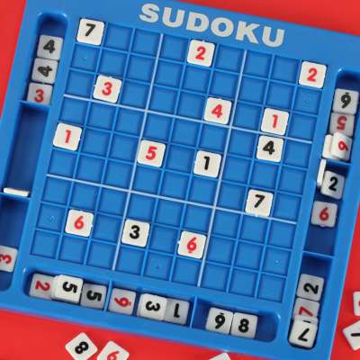 Gra logiczna liczbowa łamigłówka sudoku