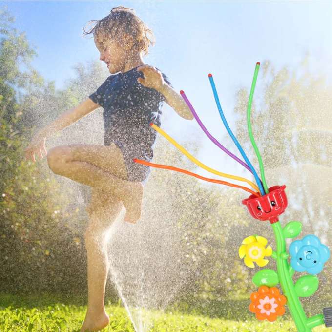 Water sprinkler fountain for children flower