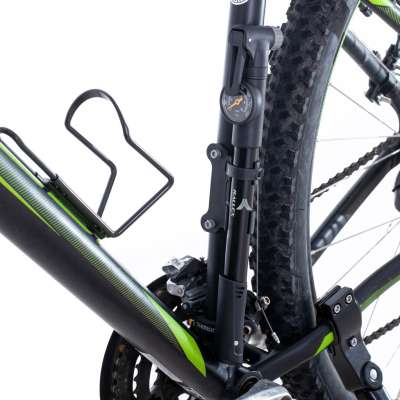 Bicycle pump with bicycle handle pressure gauge