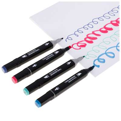 Double-sided alcohol markers in case 80 + stand