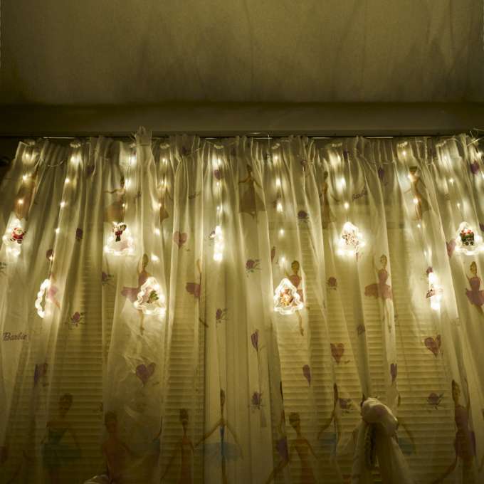 Lampki LED kurtyna z obrazkami w choinkach 3m