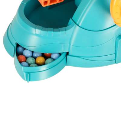 Ferris wheel carousel with steering wheel catching balls