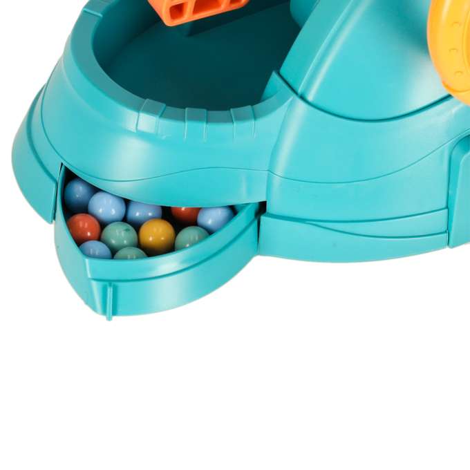 Ferris wheel carousel with steering wheel catching balls