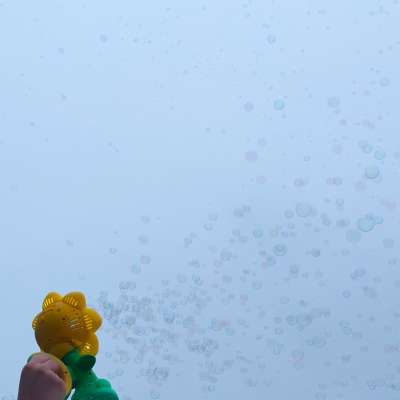Soap bubble machine flower dancing lights