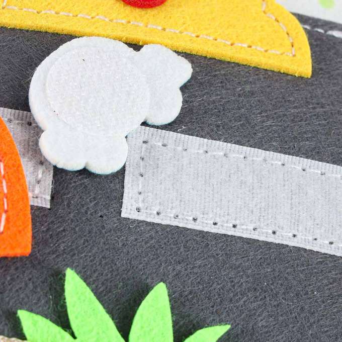 3D felt educational giraffe booklet