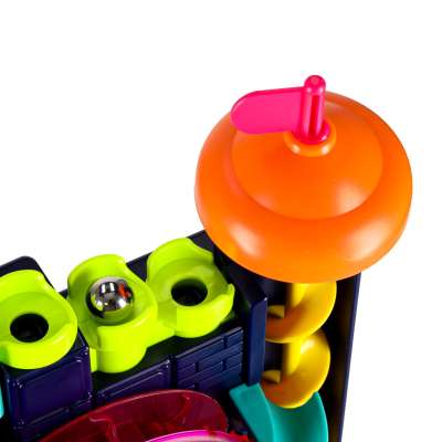 Ball obstacle course for balls arcade toy