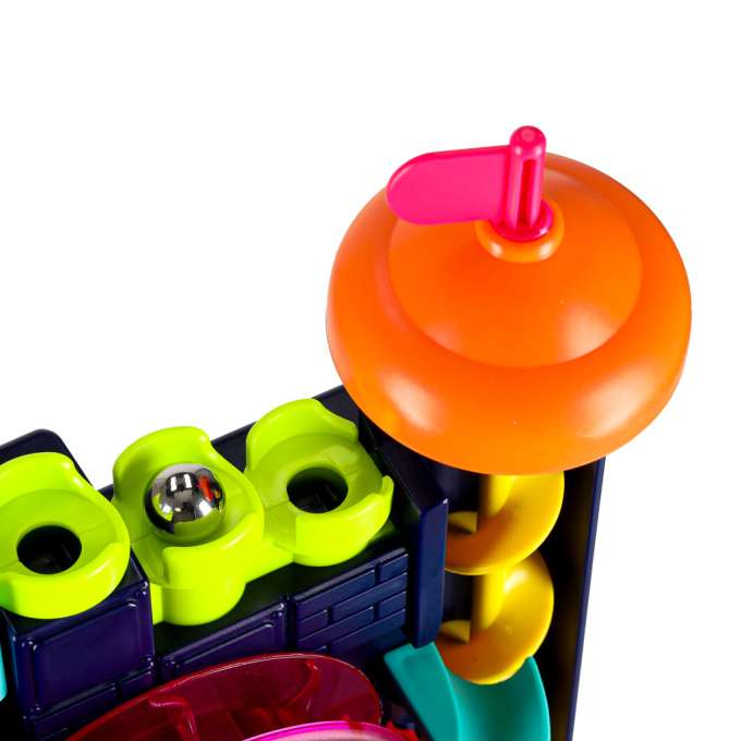 Ball obstacle course for balls arcade toy