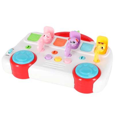 Educational bus playing pop-up animals keys