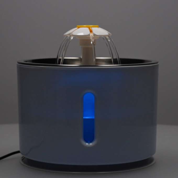 Fountain drinker for dog cat pet automatic LED drinker USB 2,4l cleaning filter